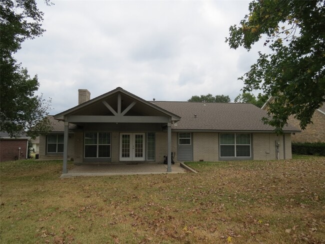 Building Photo - 625 Augusta Dr