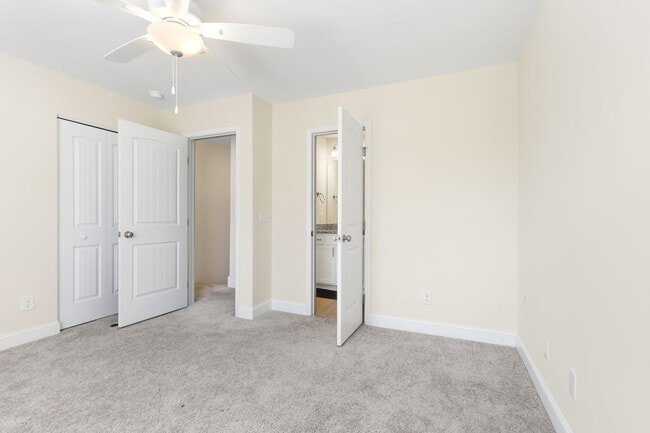 Building Photo - Two Bedroom Townhome