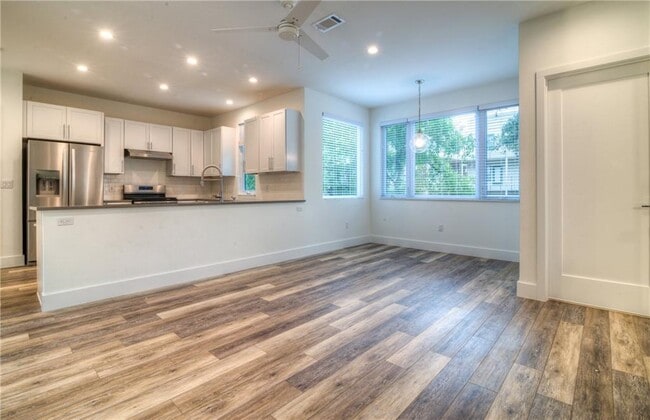 Building Photo - 3111 Walling Dr