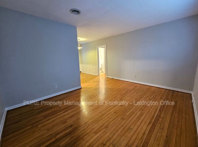 Building Photo - 115 Delmont Dr