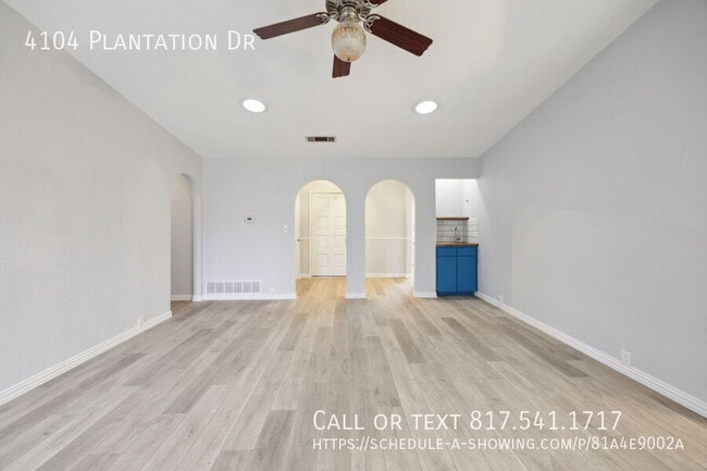 Building Photo - 4104 Plantation Dr