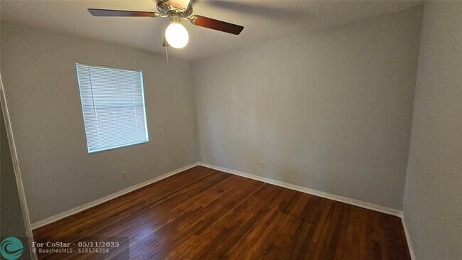 Building Photo - 6220 SW 41st Ct