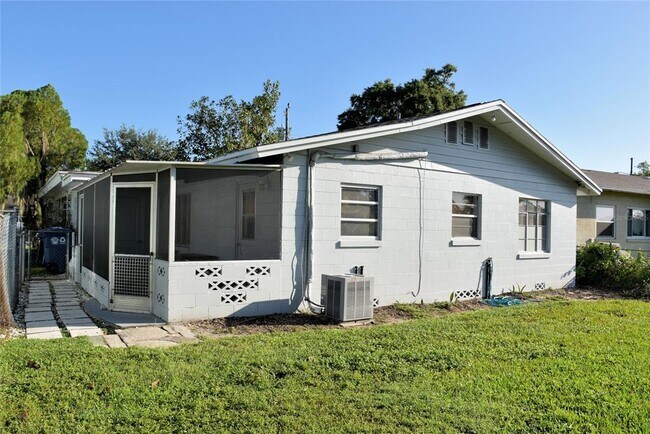 Building Photo - 263 Blossom Ln