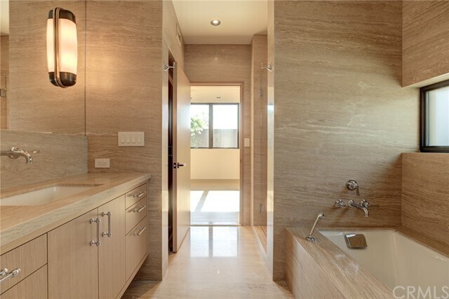 Building Photo - 1612 Ocean Dr