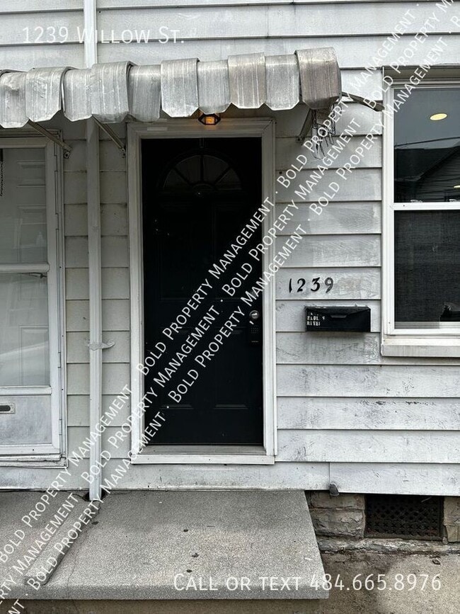 Building Photo - 1239 Willow St