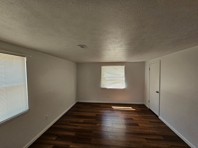 Building Photo - 189 Park Ave