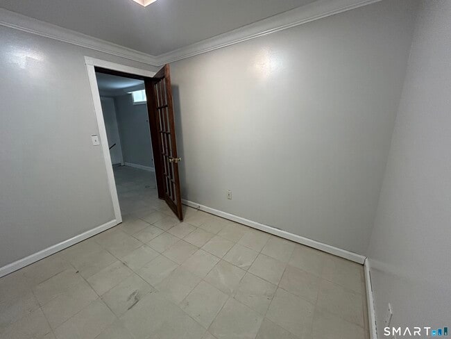 Building Photo - 14 Normandy Dr