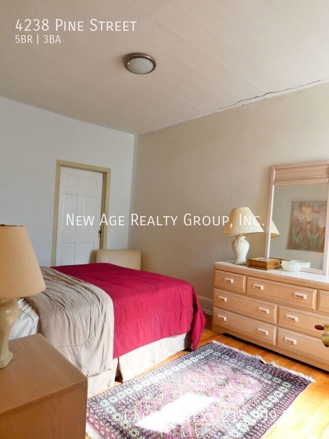 Building Photo - 4238 Pine St