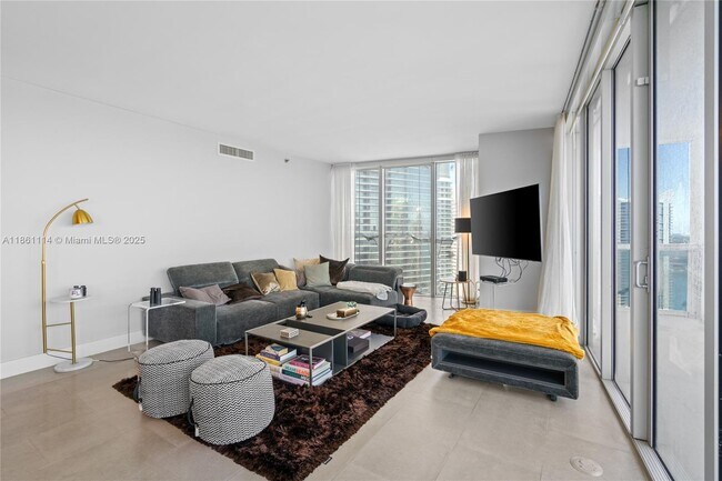 Building Photo - 465 Brickell Ave