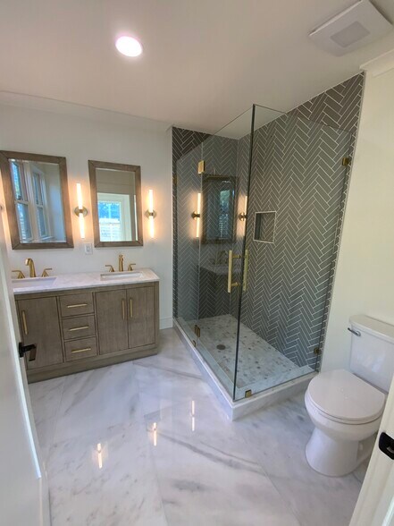 Building Photo - 116 3rd Ave