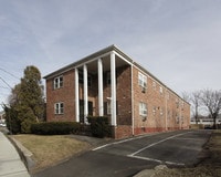 Building Photo - 453 Glenbrook Road Apartments