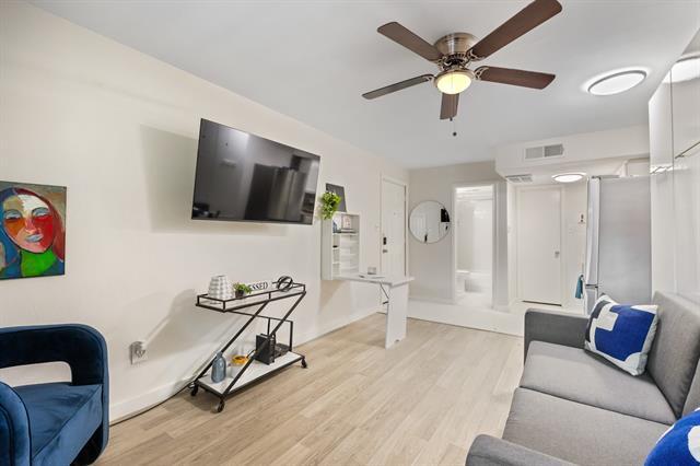 Building Photo - 5003 Skillman St