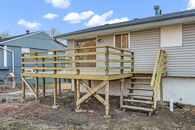 Building Photo - 3112 SW Grand Ct