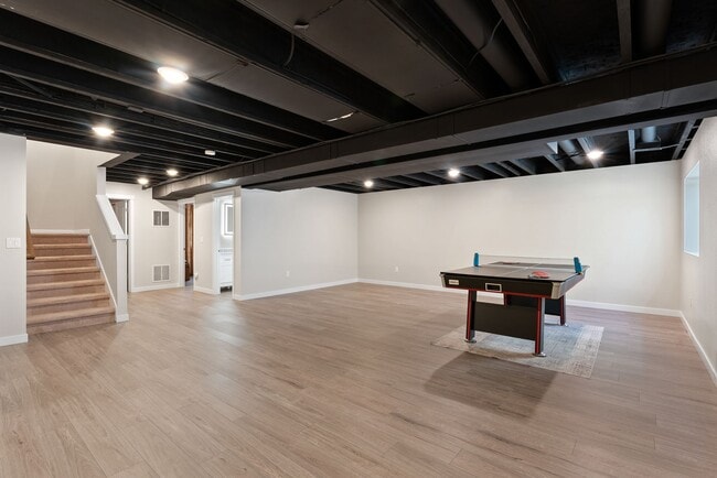 Building Photo - 1790 N Winchester St