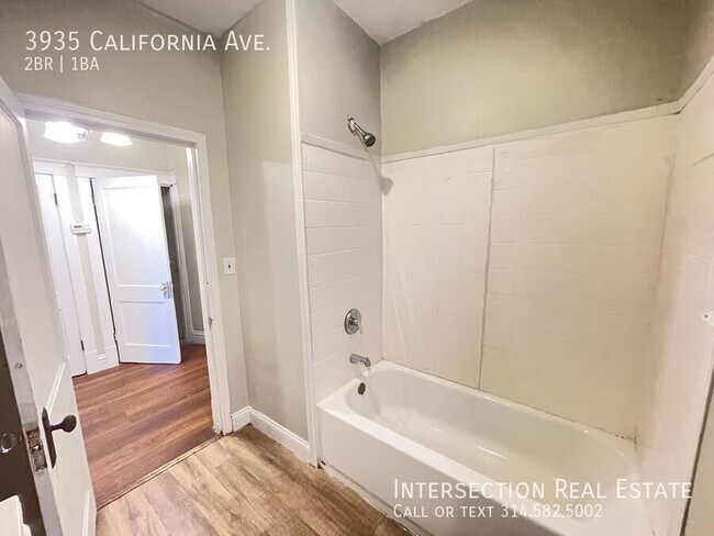 Building Photo - 3935 California Ave