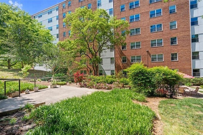 Building Photo - 2965 Pharr Ct S Northwest