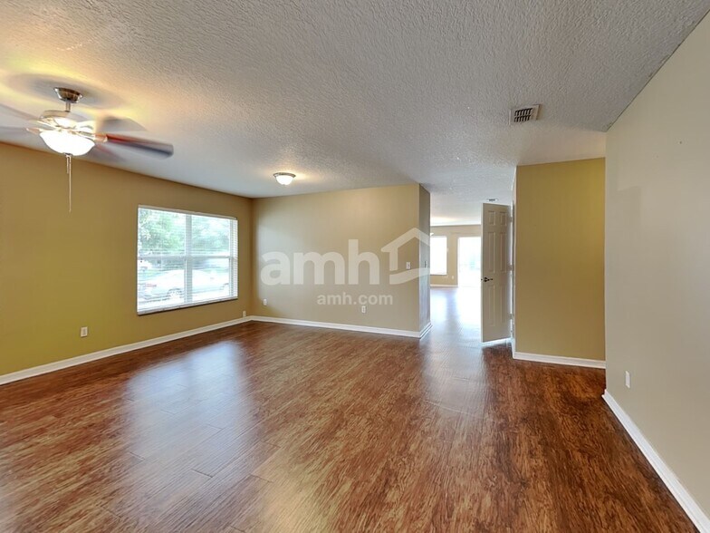 Building Photo - 15601 Sarcee Ct