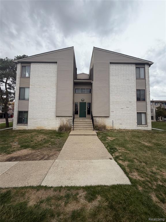 Building Photo - 32013 W 12 Mile Rd