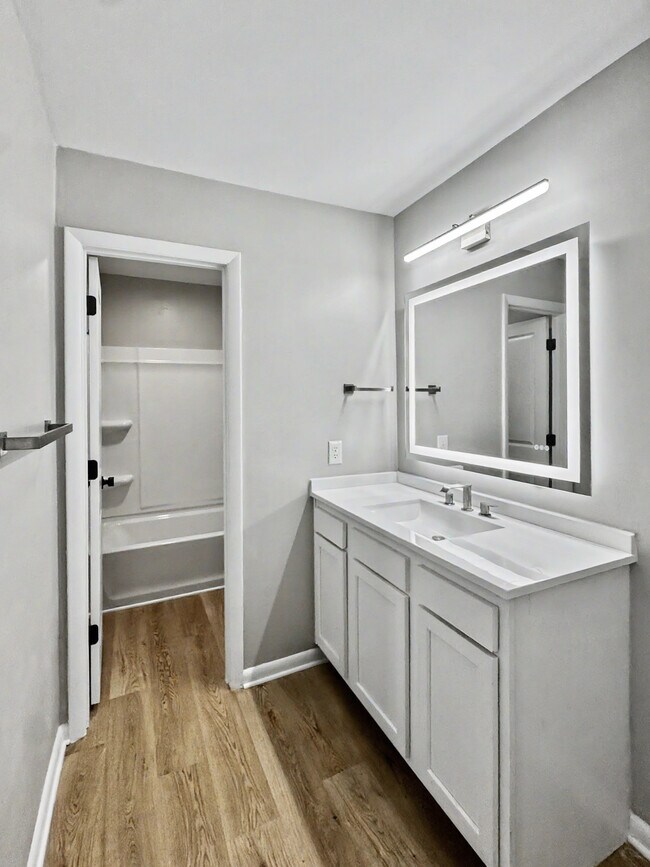 Building Photo - Yacht Cove Condo