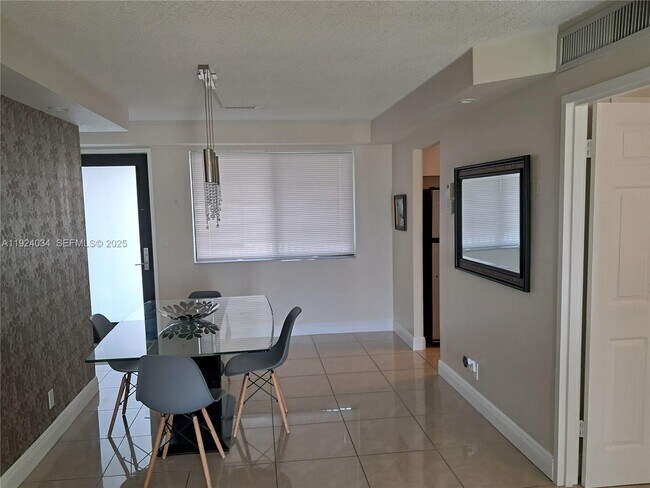 Building Photo - 301 Golden Isles Dr