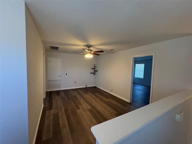 Building Photo - 8932 Southwick Dr