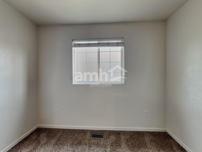 Building Photo - 123 Pelican Ave