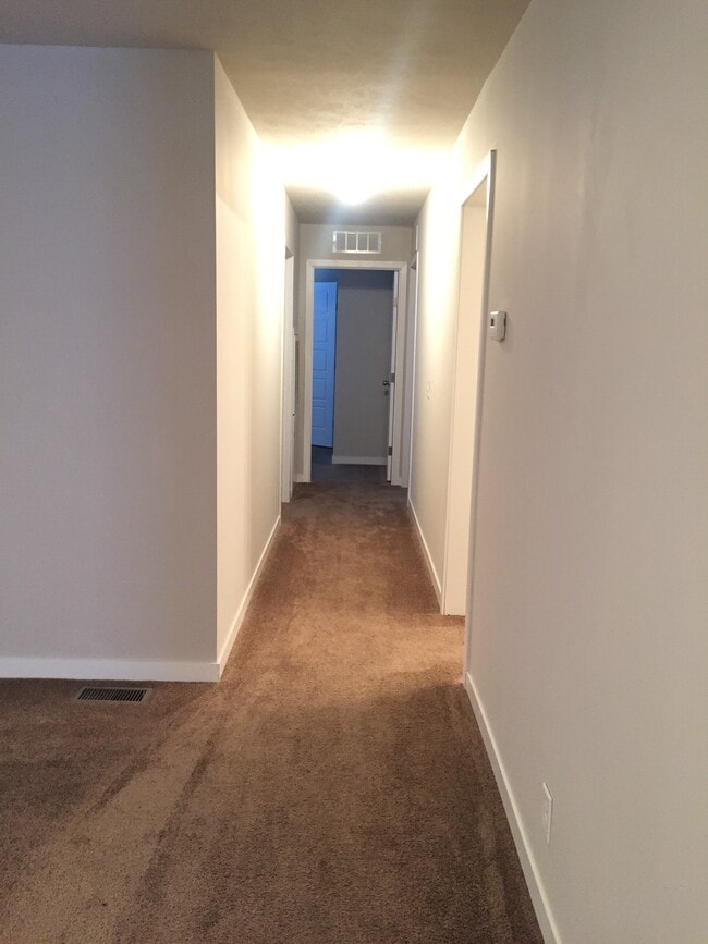 Building Photo - 558 Bowline Blvd