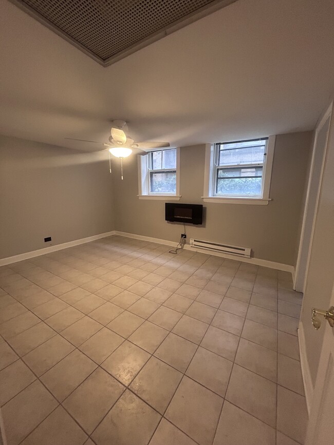 Master Bedroom - 2743 N Hampden Ct