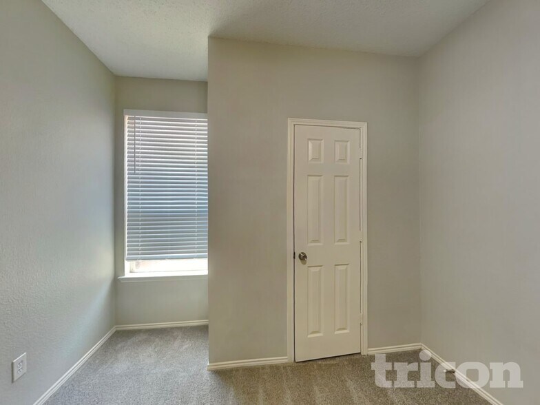 Building Photo - 6313 Downeast Dr
