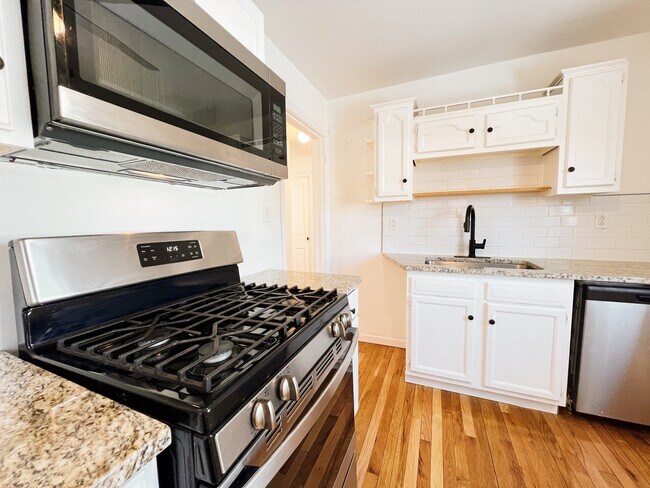 Building Photo - 4530 Wood Ave