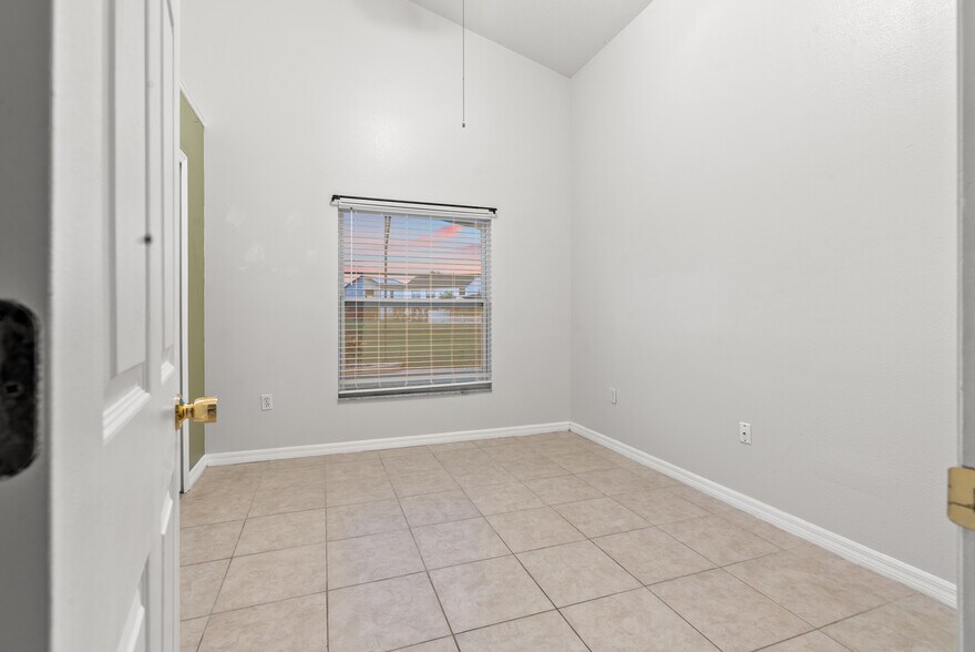 Building Photo - 2817 Moultrie Creek Dr