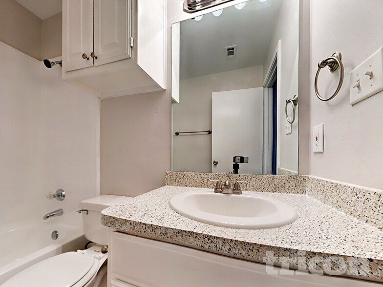 Building Photo - 1508 Sunflower Ln