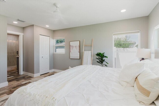 Building Photo - 411 87th Ave