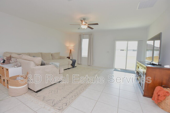 Building Photo - 2767 Red Egret Dr