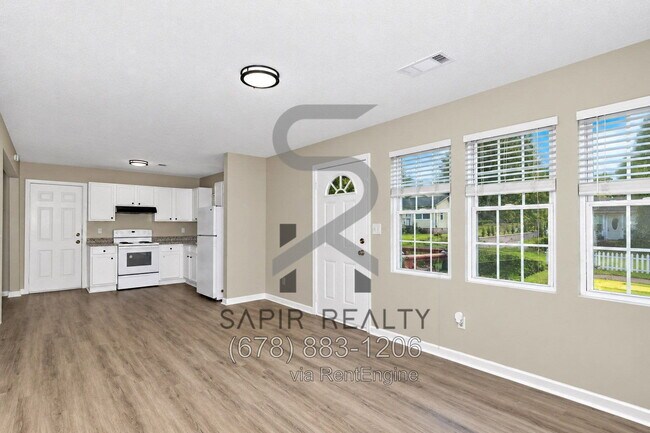 Building Photo - 2746 Knoll Rd SE