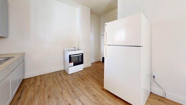 Building Photo - 1223 Troy Pl NW