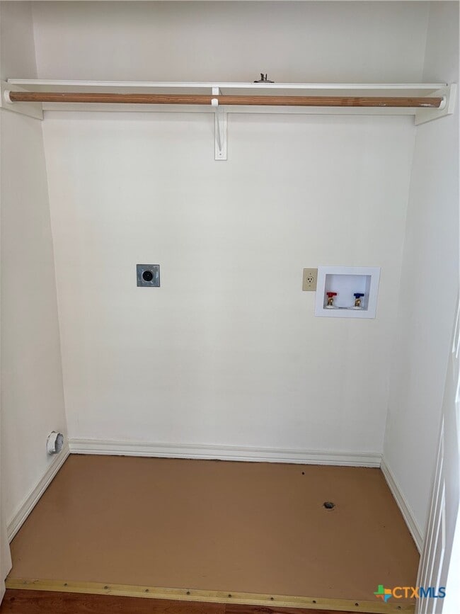 Building Photo - 112 Gemini Ct