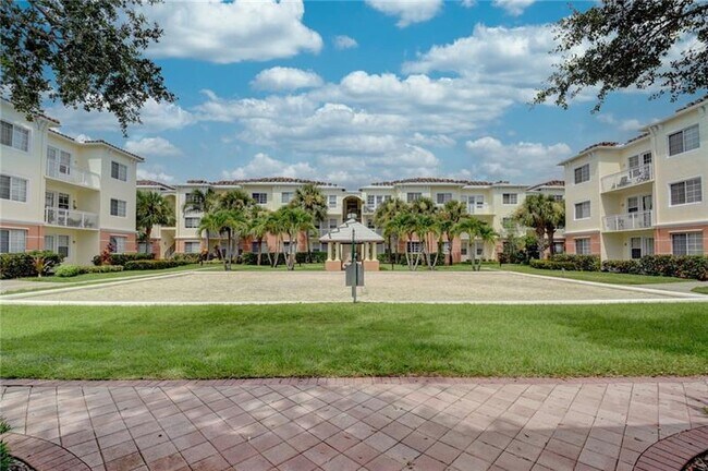 Building Photo - 9833 Baywinds Blvd