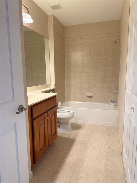 Building Photo - 3500 Oaks Clubhouse Dr