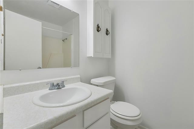 Building Photo - 141 N Betty Ln