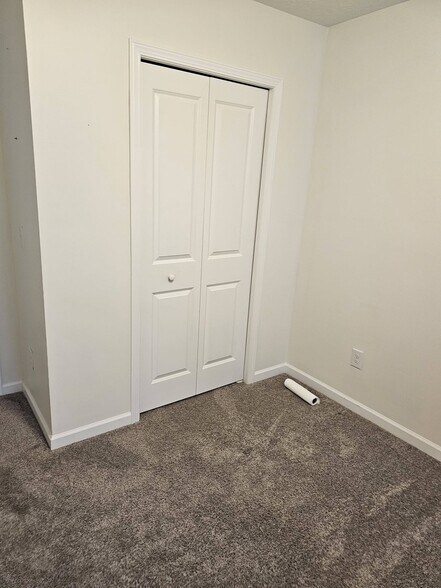 Building Photo - 1362 Maple Grove Ln