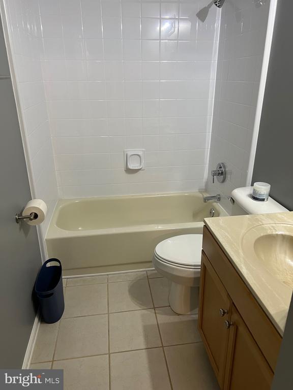 Building Photo - 11211 Surry Woods Ct