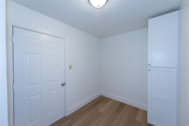 Building Photo - 2704 Catalina Dr