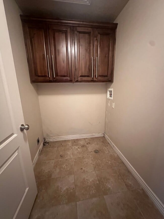 Building Photo - Beautiful South Jordan Home!!!