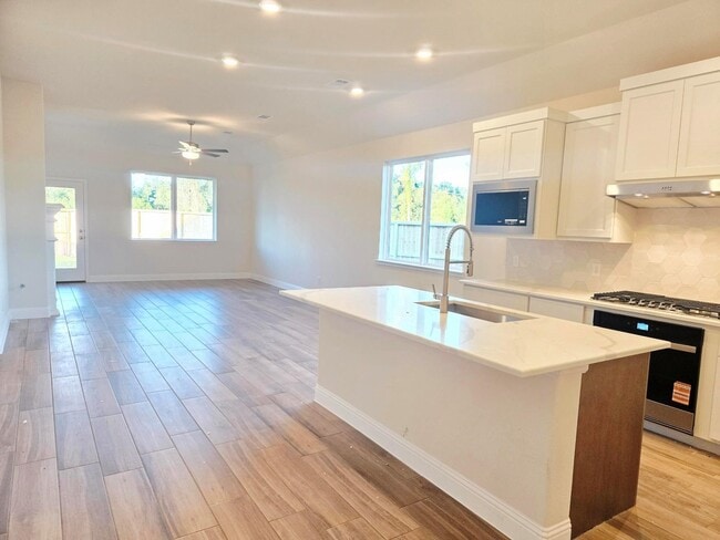 Building Photo - 4014 Colony Ln