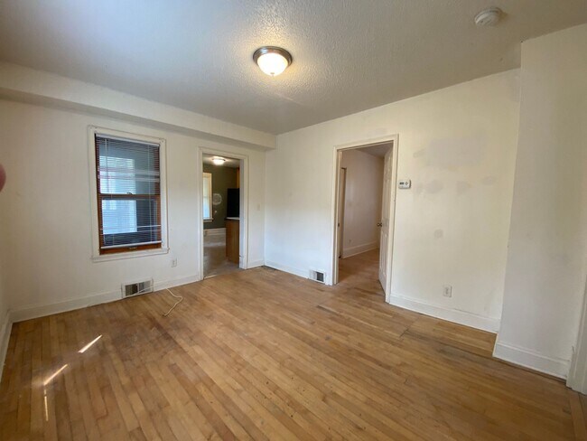 Building Photo - 2418 California St NE