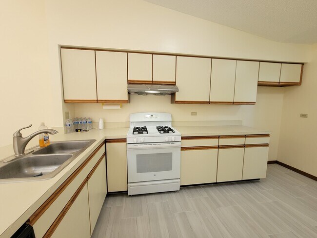 Building Photo - 1820 77th St