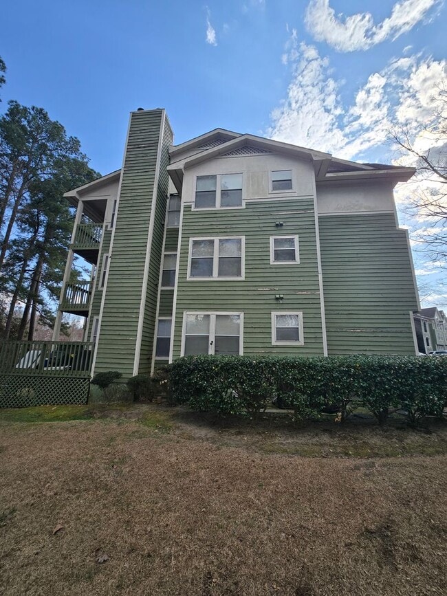 Building Photo - 950 Stewarts Creek Dr