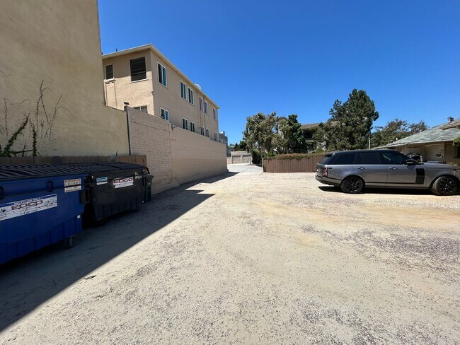 Building Photo - 1560 10th Avenue