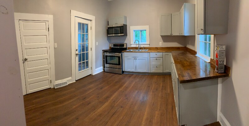 Building Photo - 106 Brawley St